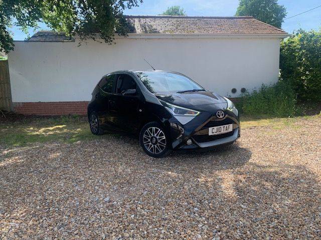 Toyota Aygo 1.0 VVT-i X-Clusiv 5dr x-shift Hatchback Petrol Black
